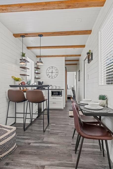 New! The Texas Longhorn-Luxury Container Home Fredericksburg Exterior foto