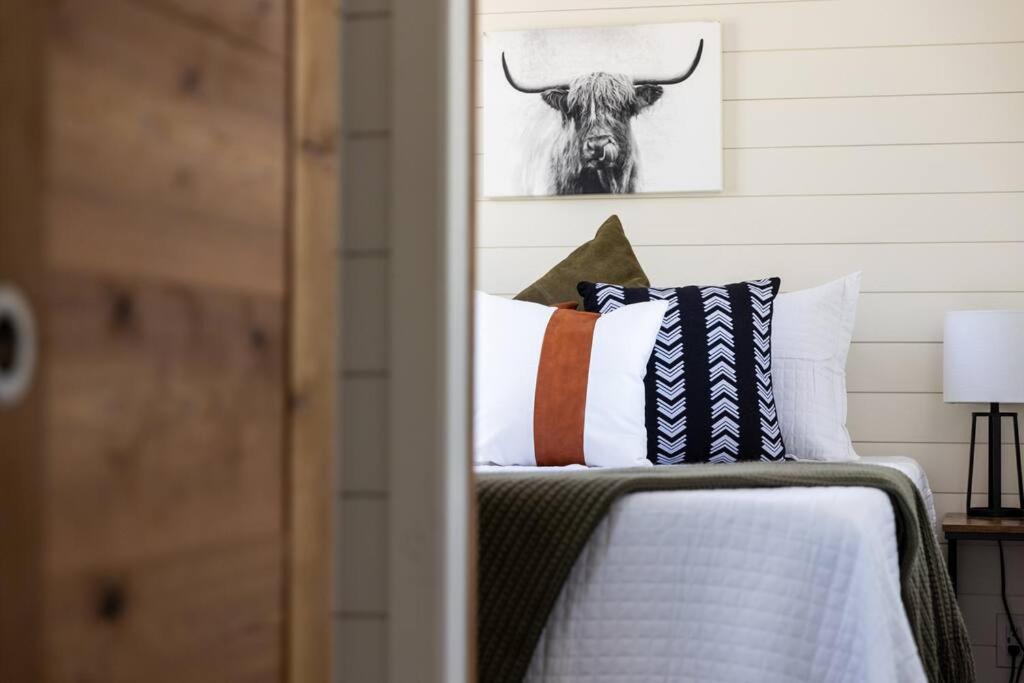 New! The Texas Longhorn-Luxury Container Home Fredericksburg Exterior foto